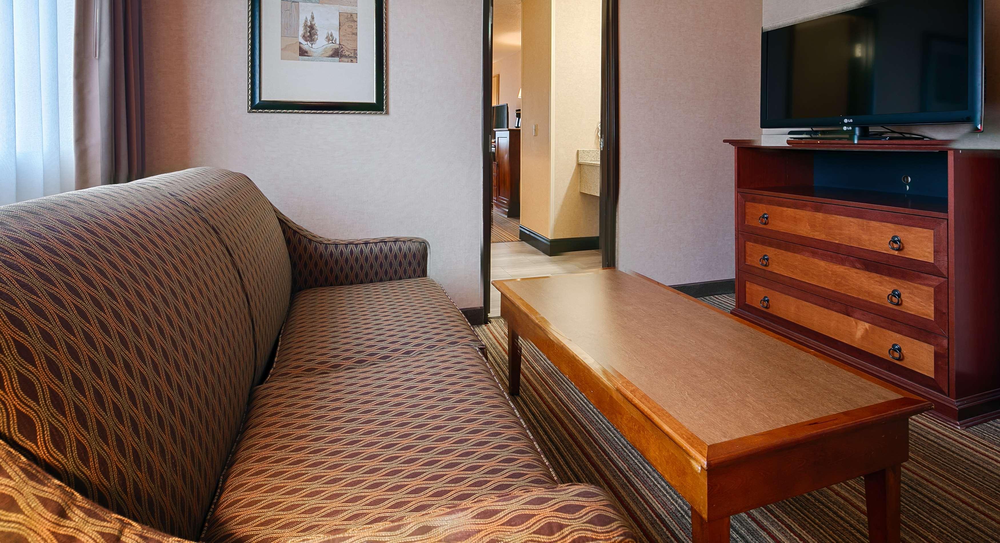 Best Western Plus Rama Inn & Suites 라그란데 외부 사진