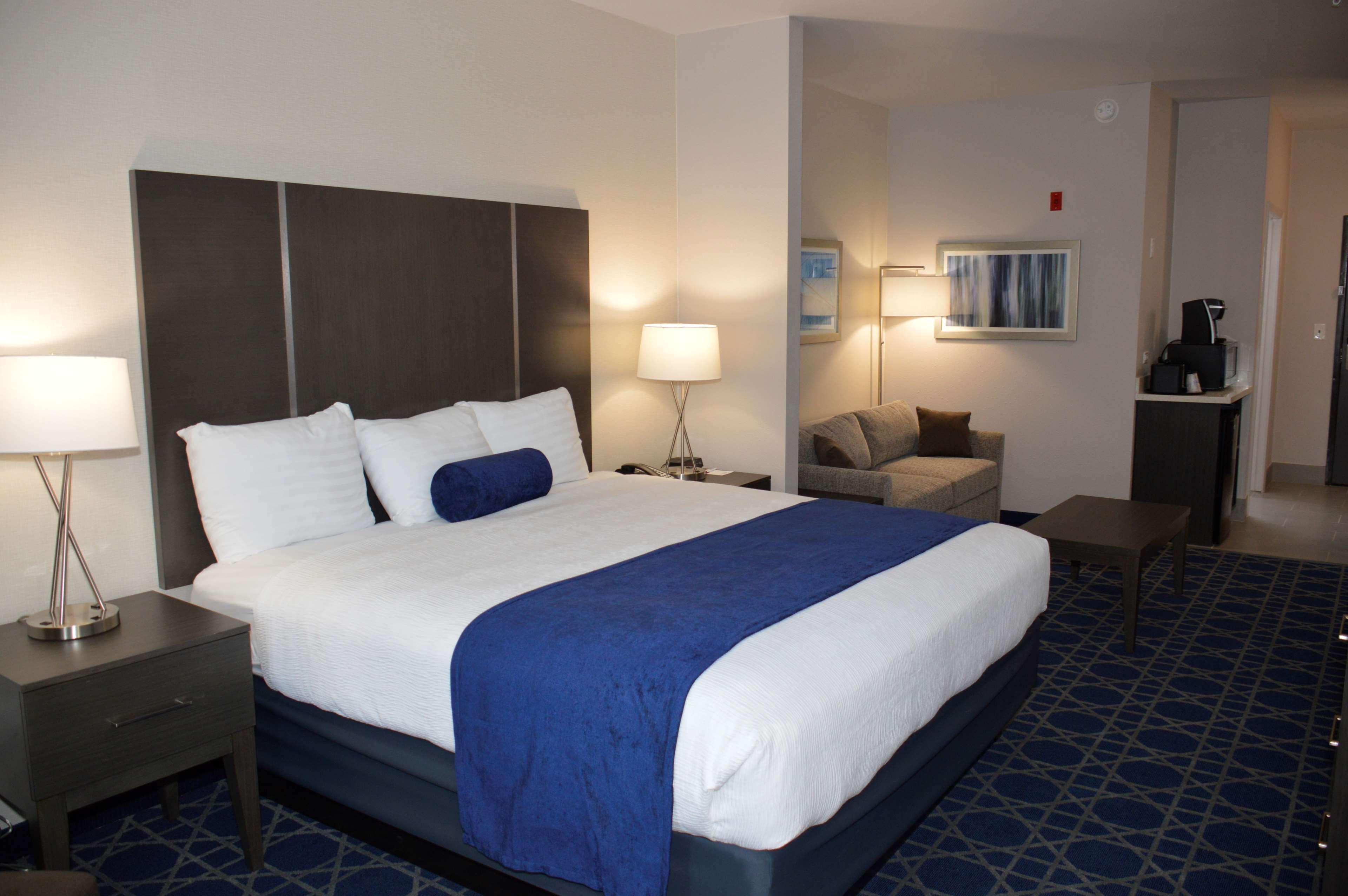 Best Western Plus Rama Inn & Suites 라그란데 외부 사진
