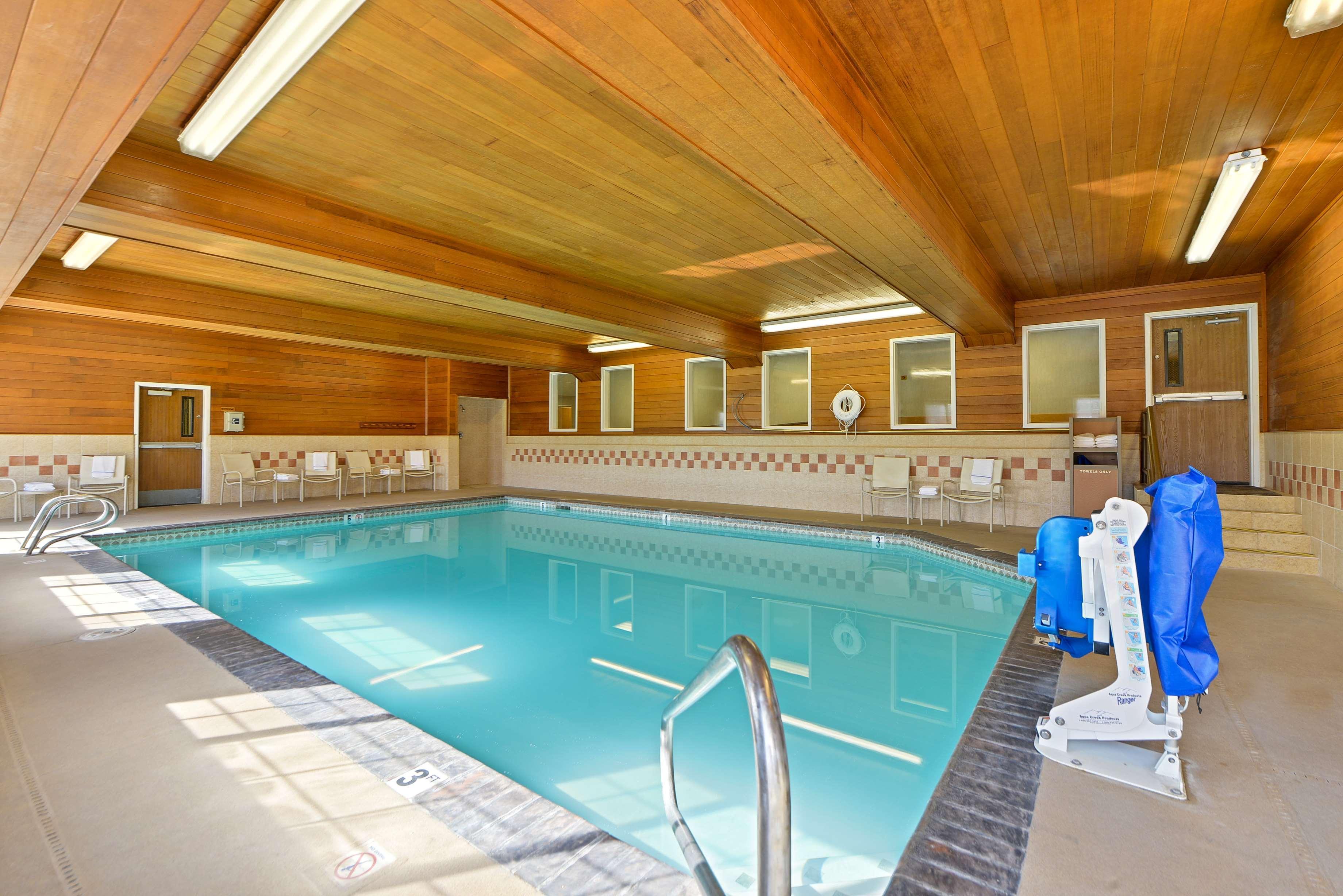 Best Western Plus Rama Inn & Suites 라그란데 외부 사진
