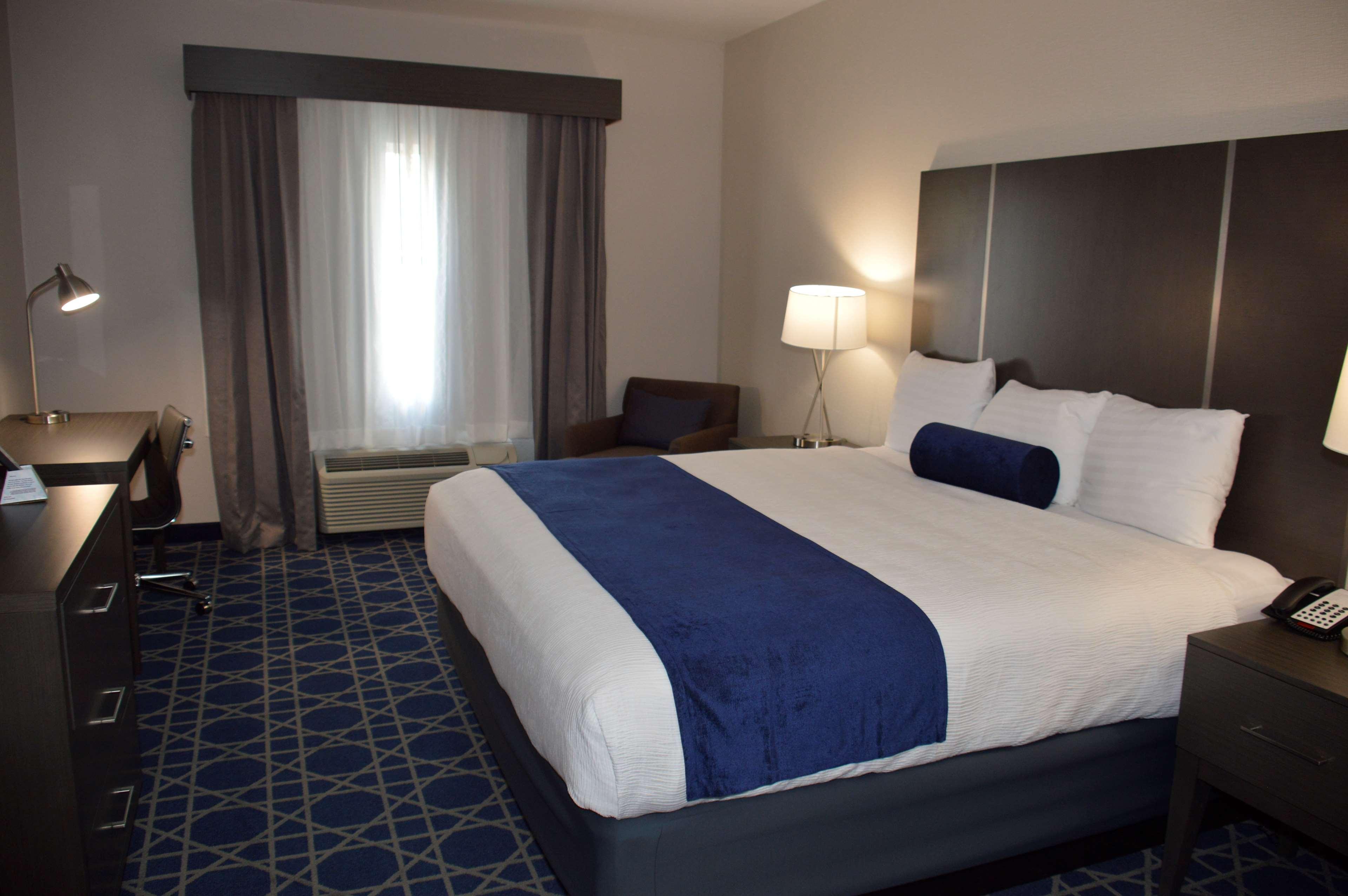 Best Western Plus Rama Inn & Suites 라그란데 외부 사진