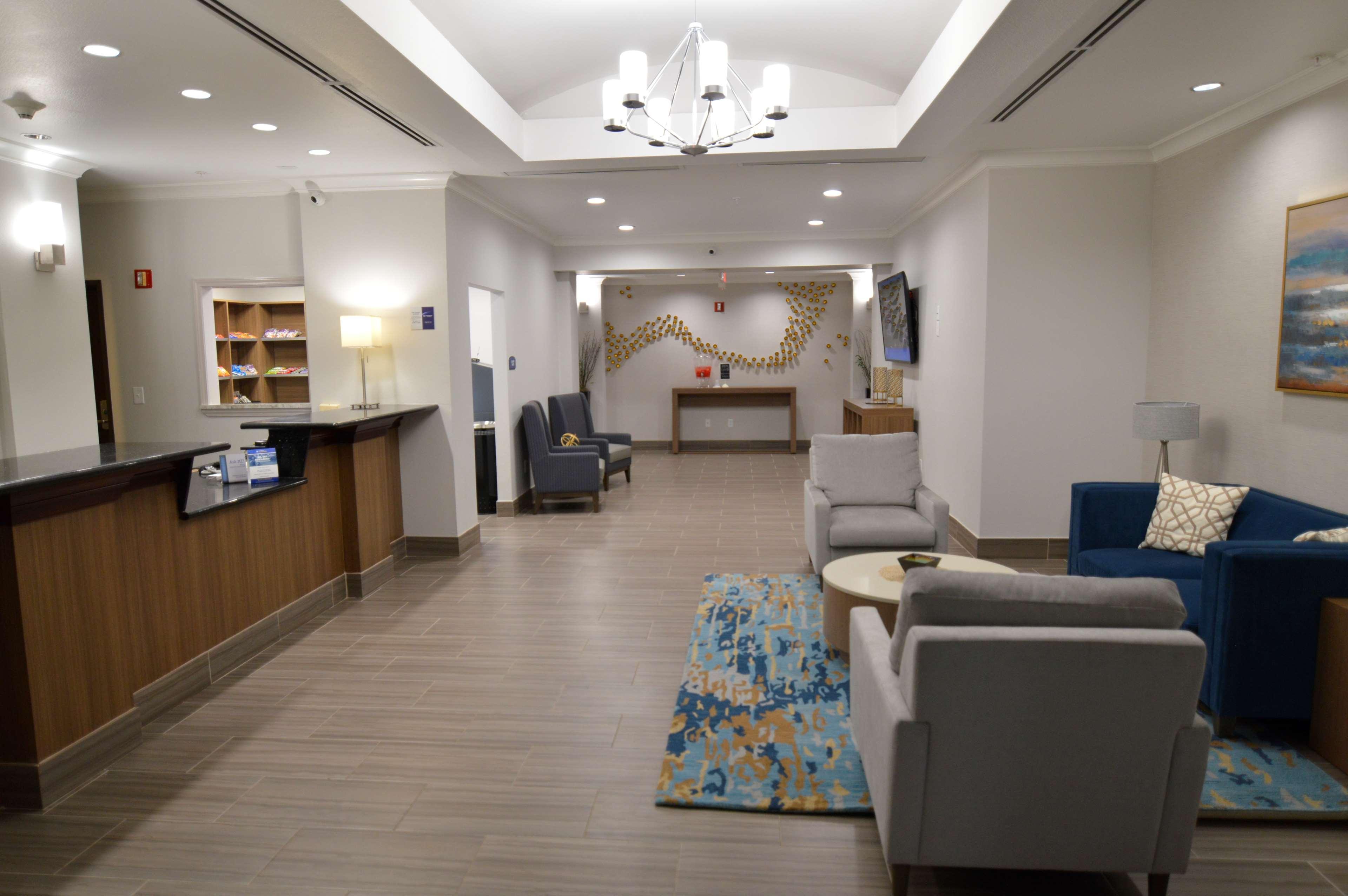 Best Western Plus Rama Inn & Suites 라그란데 외부 사진