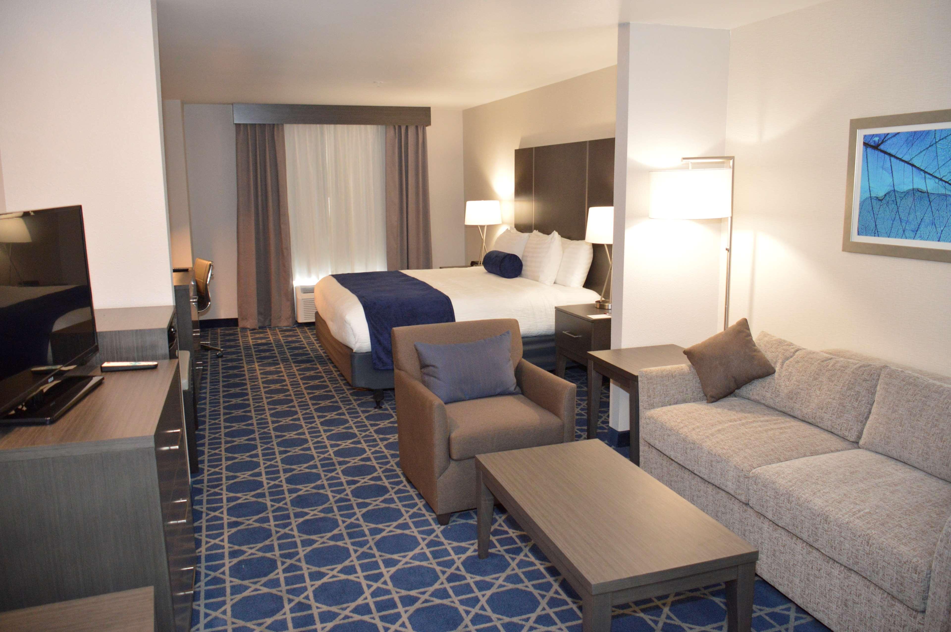 Best Western Plus Rama Inn & Suites 라그란데 외부 사진
