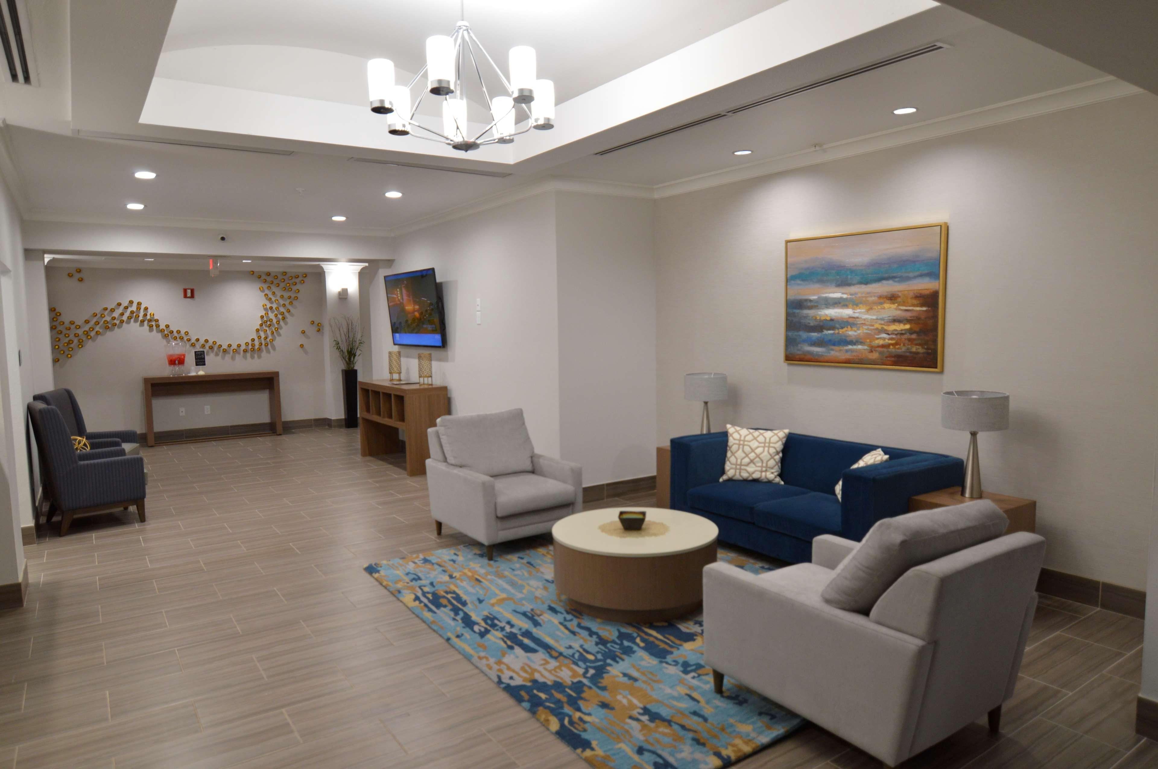 Best Western Plus Rama Inn & Suites 라그란데 외부 사진