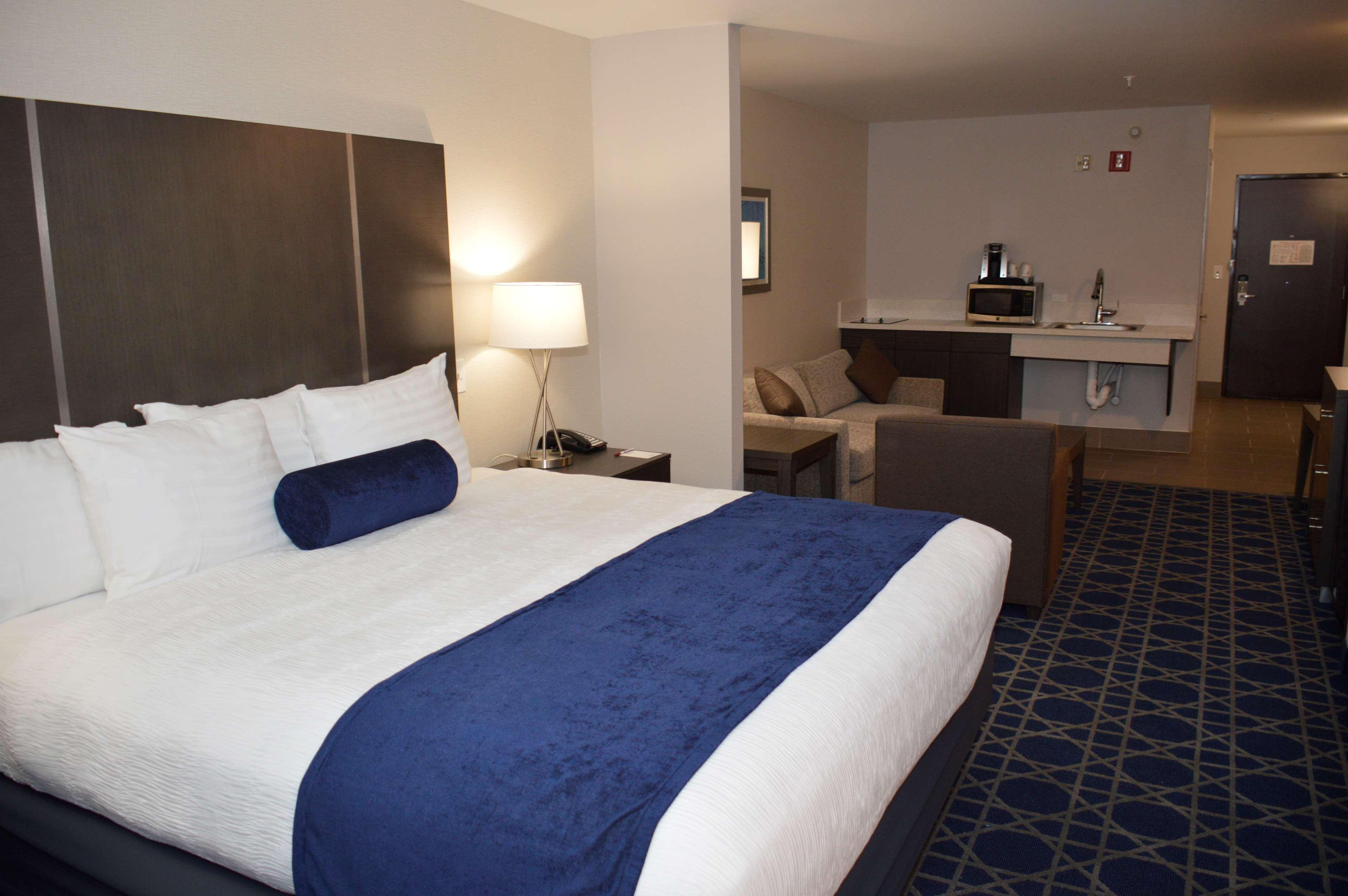 Best Western Plus Rama Inn & Suites 라그란데 외부 사진