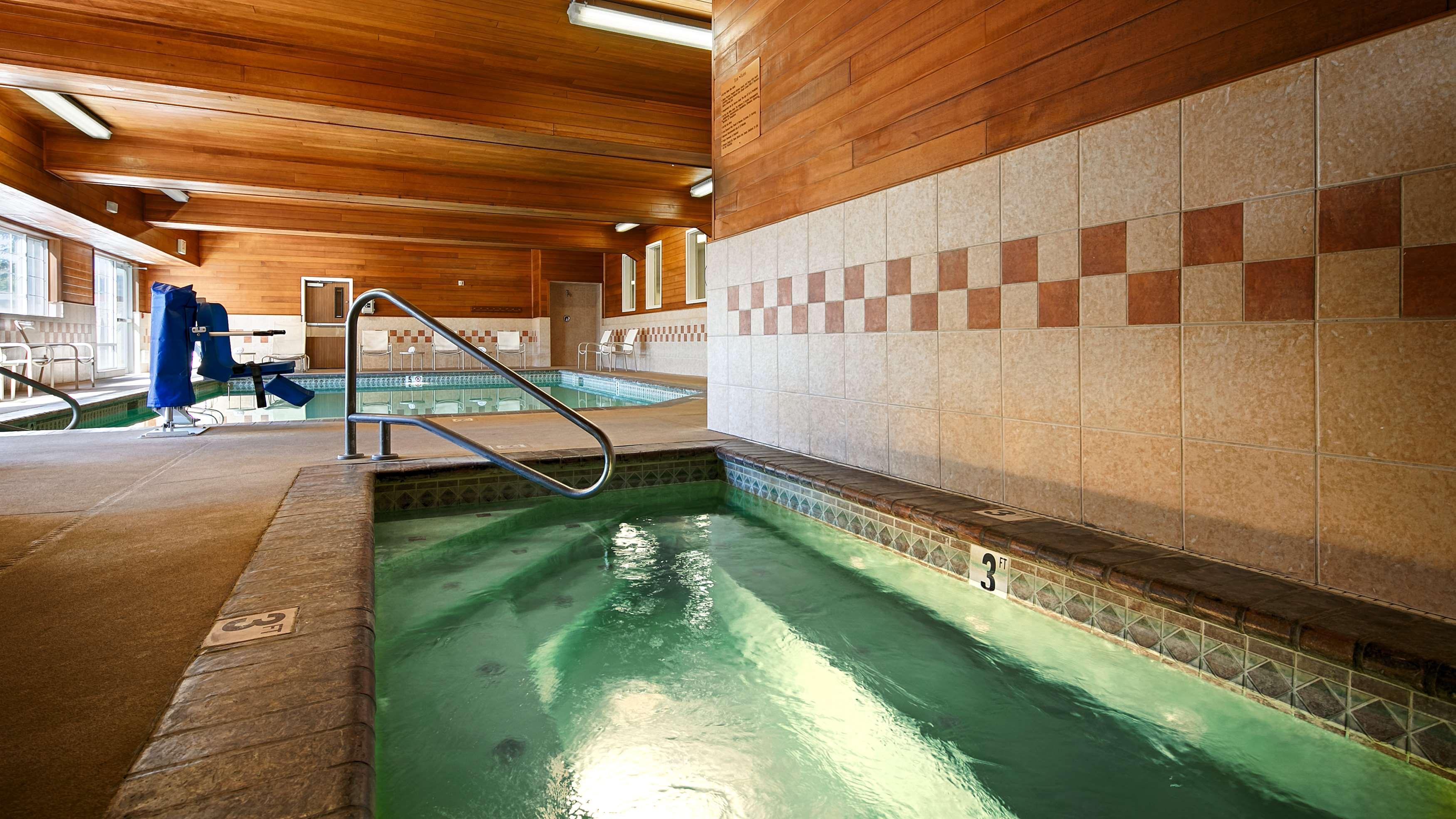 Best Western Plus Rama Inn & Suites 라그란데 외부 사진