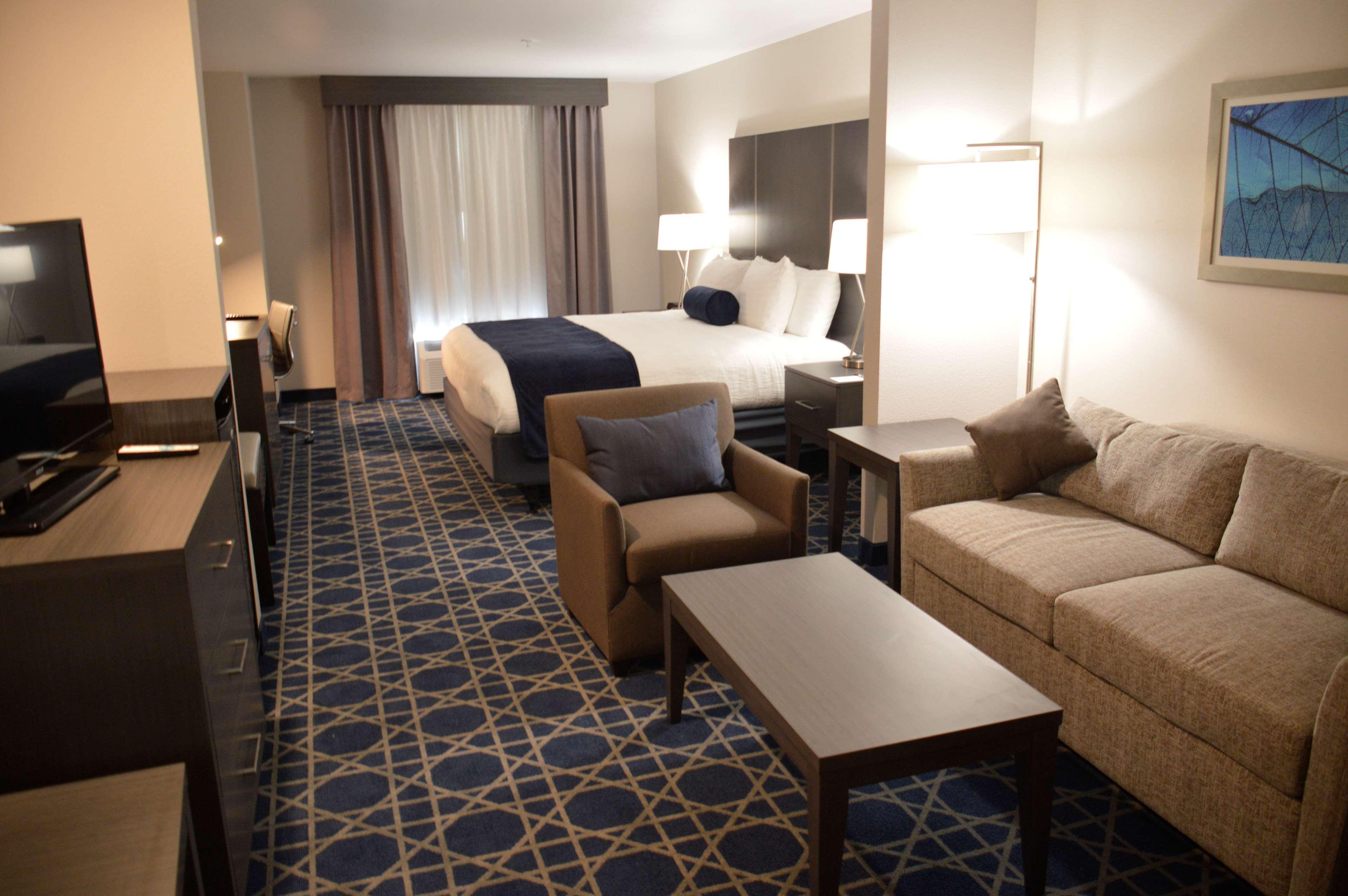 Best Western Plus Rama Inn & Suites 라그란데 외부 사진