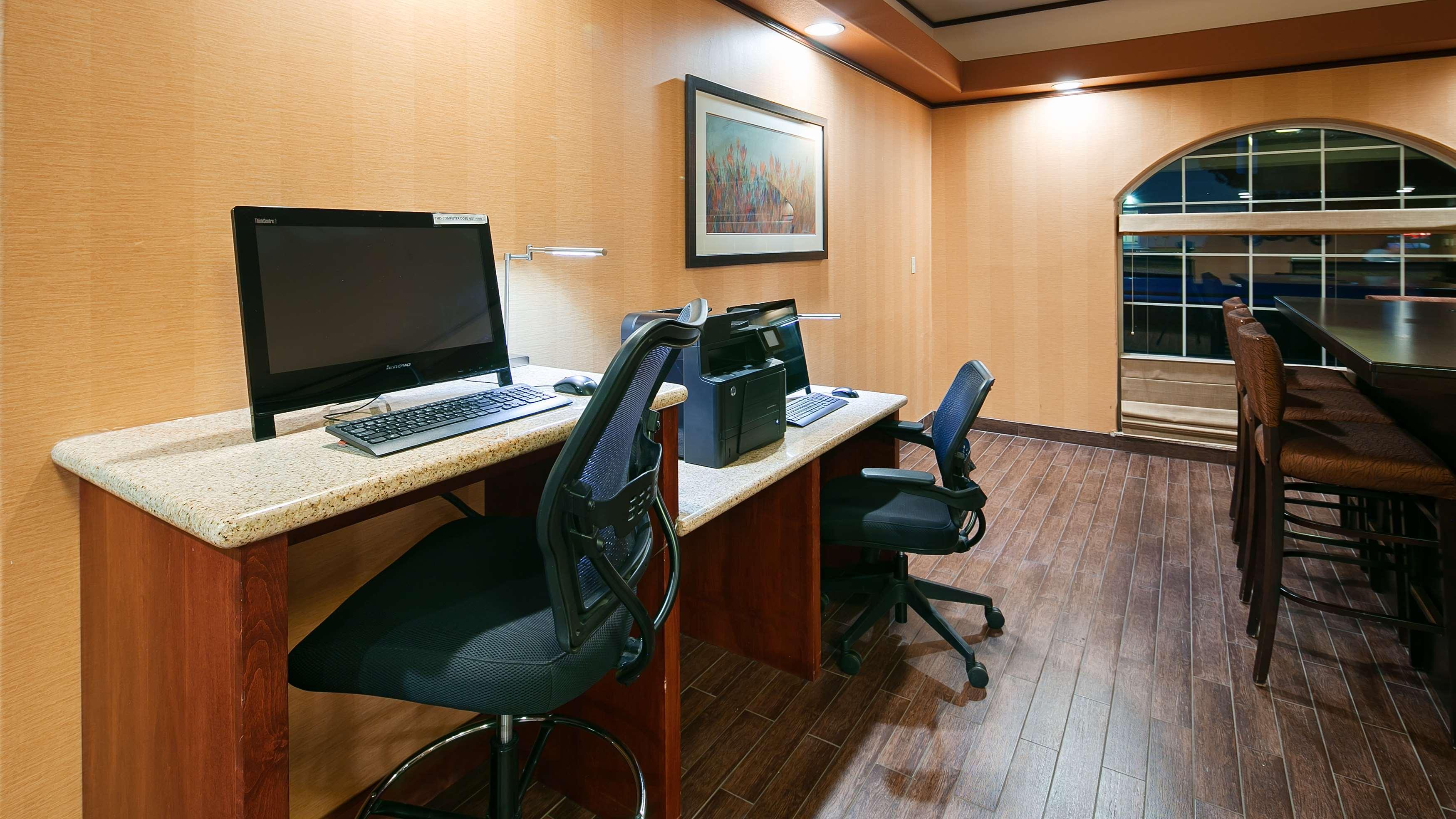 Best Western Plus Rama Inn & Suites 라그란데 외부 사진
