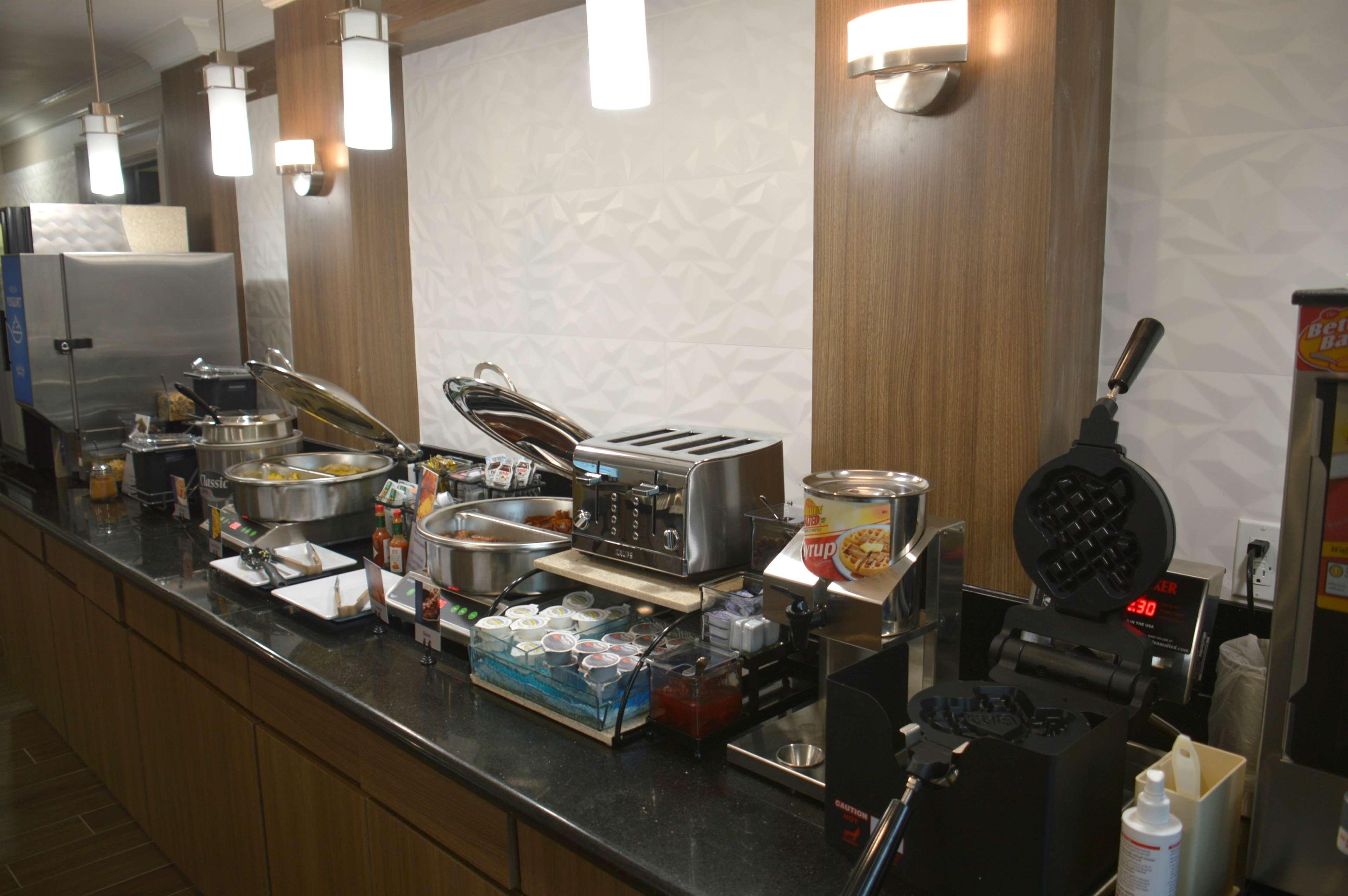 Best Western Plus Rama Inn & Suites 라그란데 외부 사진