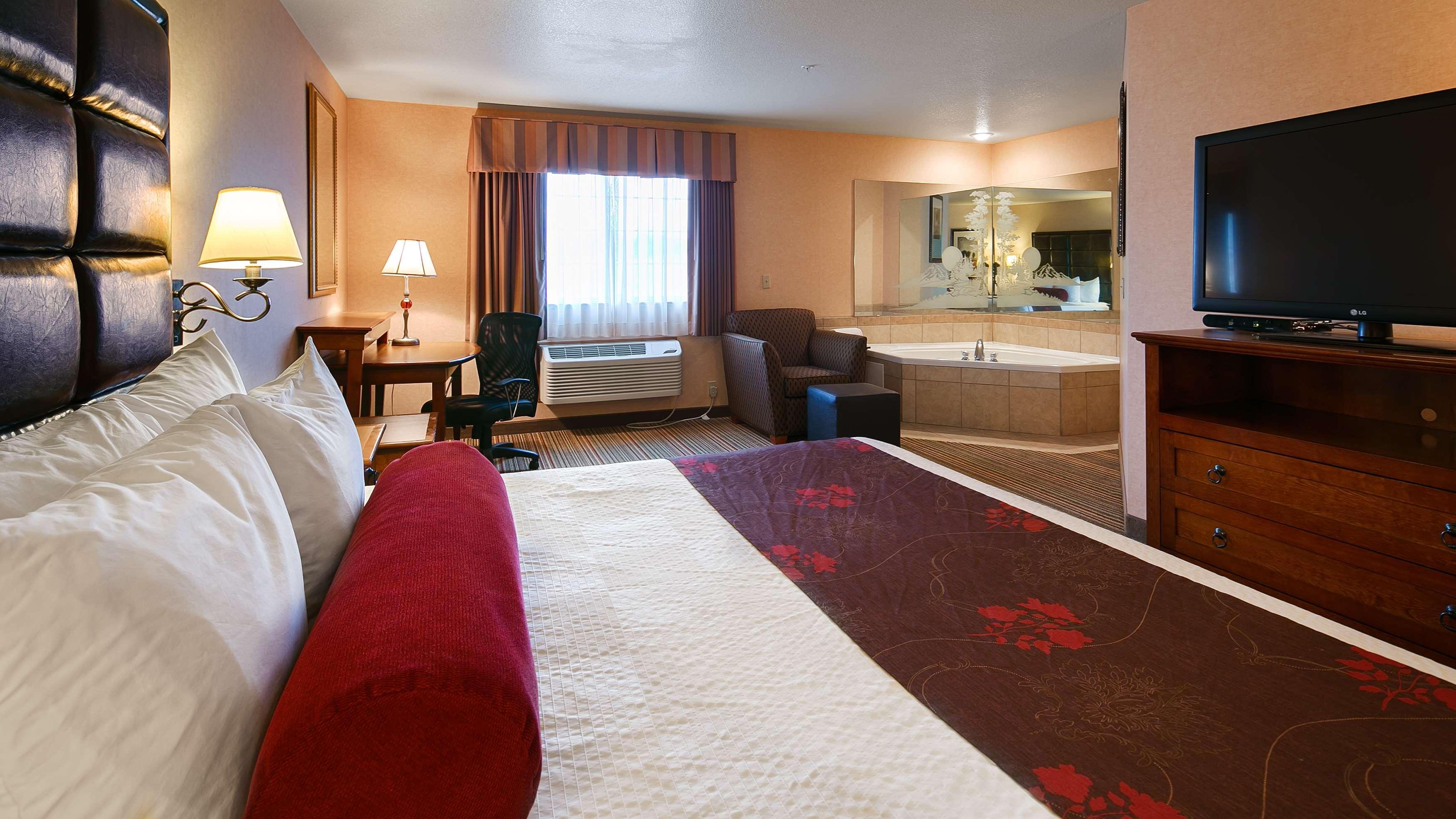 Best Western Plus Rama Inn & Suites 라그란데 외부 사진