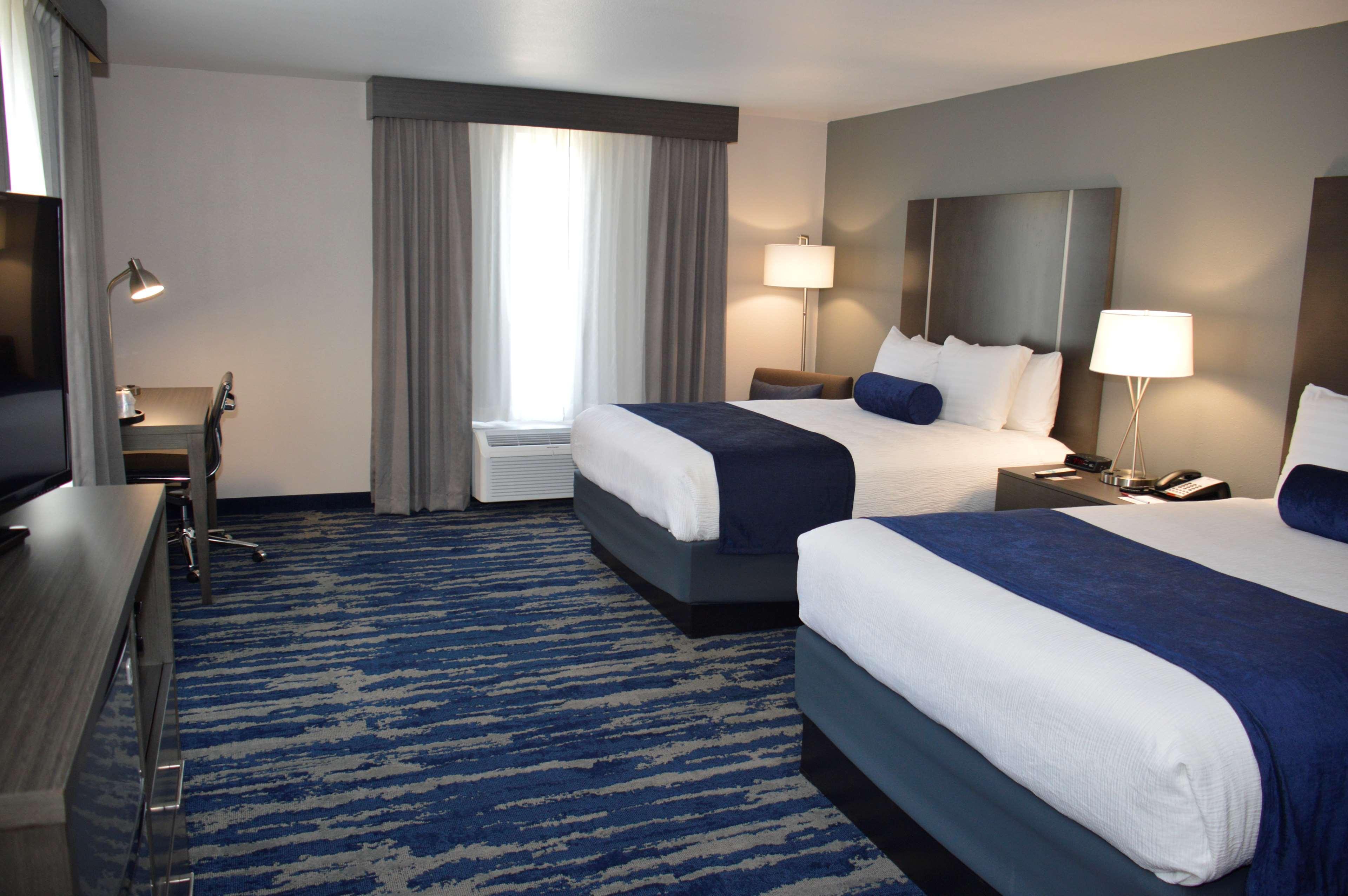 Best Western Plus Rama Inn & Suites 라그란데 외부 사진
