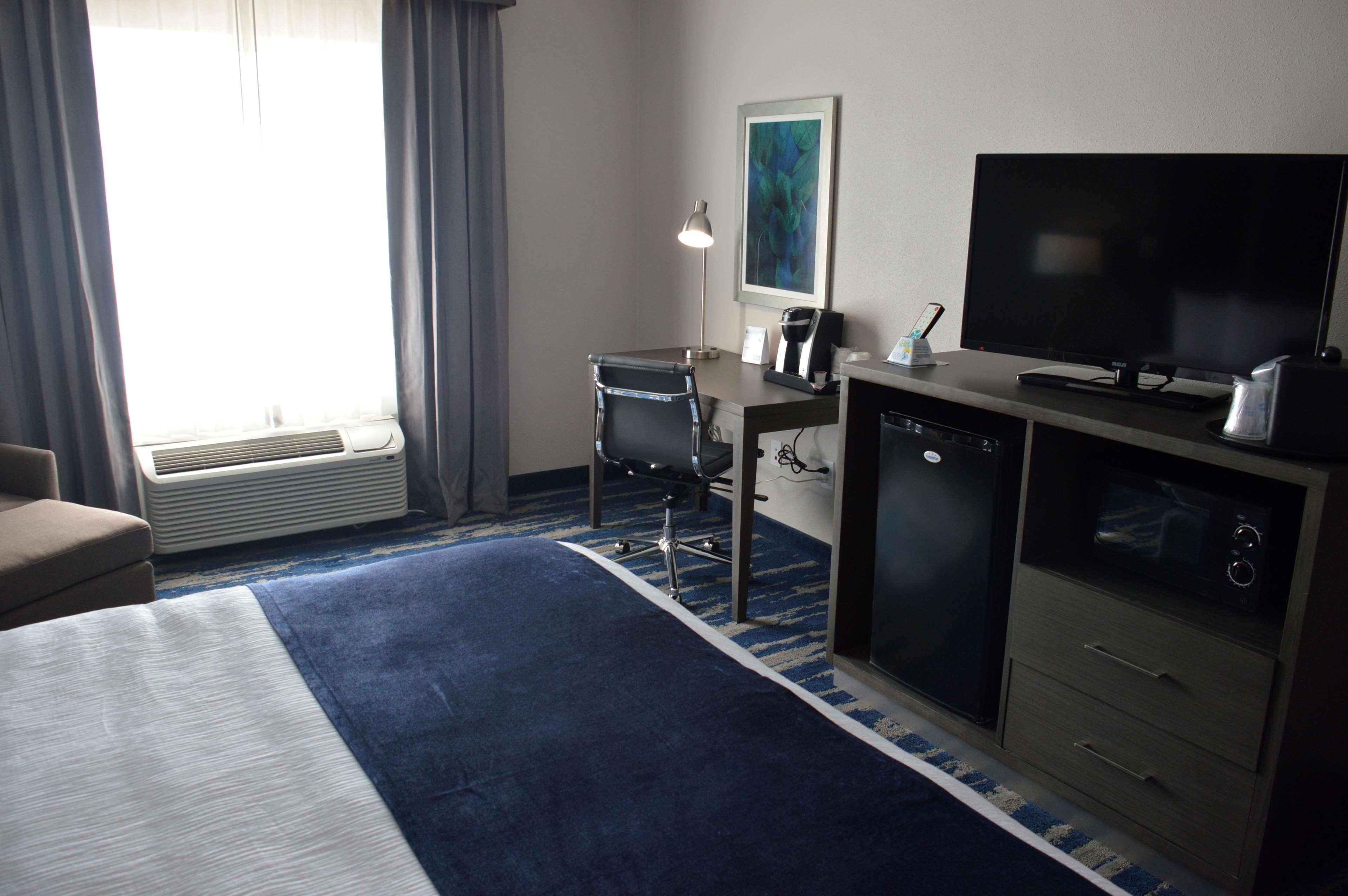 Best Western Plus Rama Inn & Suites 라그란데 외부 사진