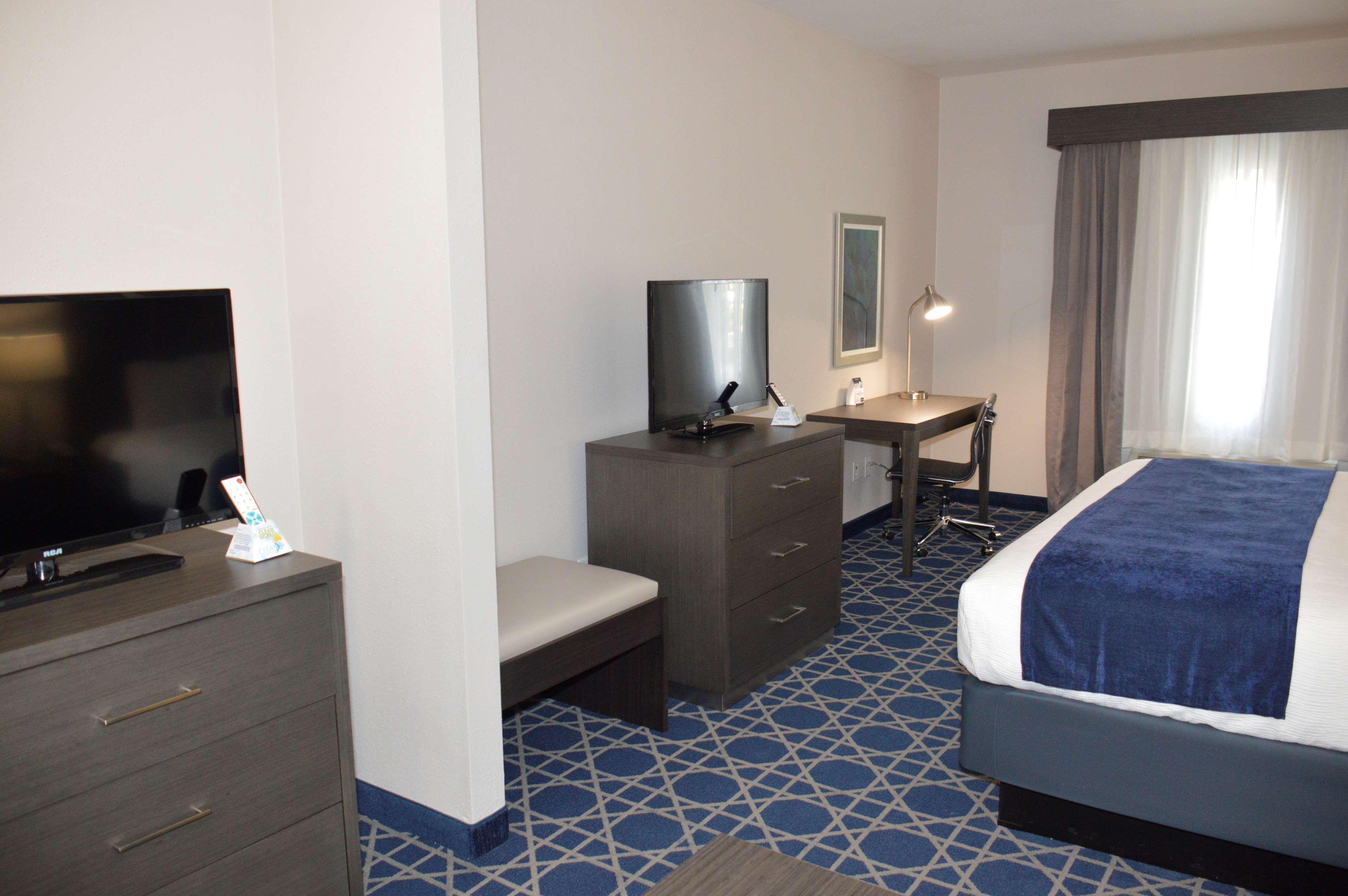 Best Western Plus Rama Inn & Suites 라그란데 외부 사진