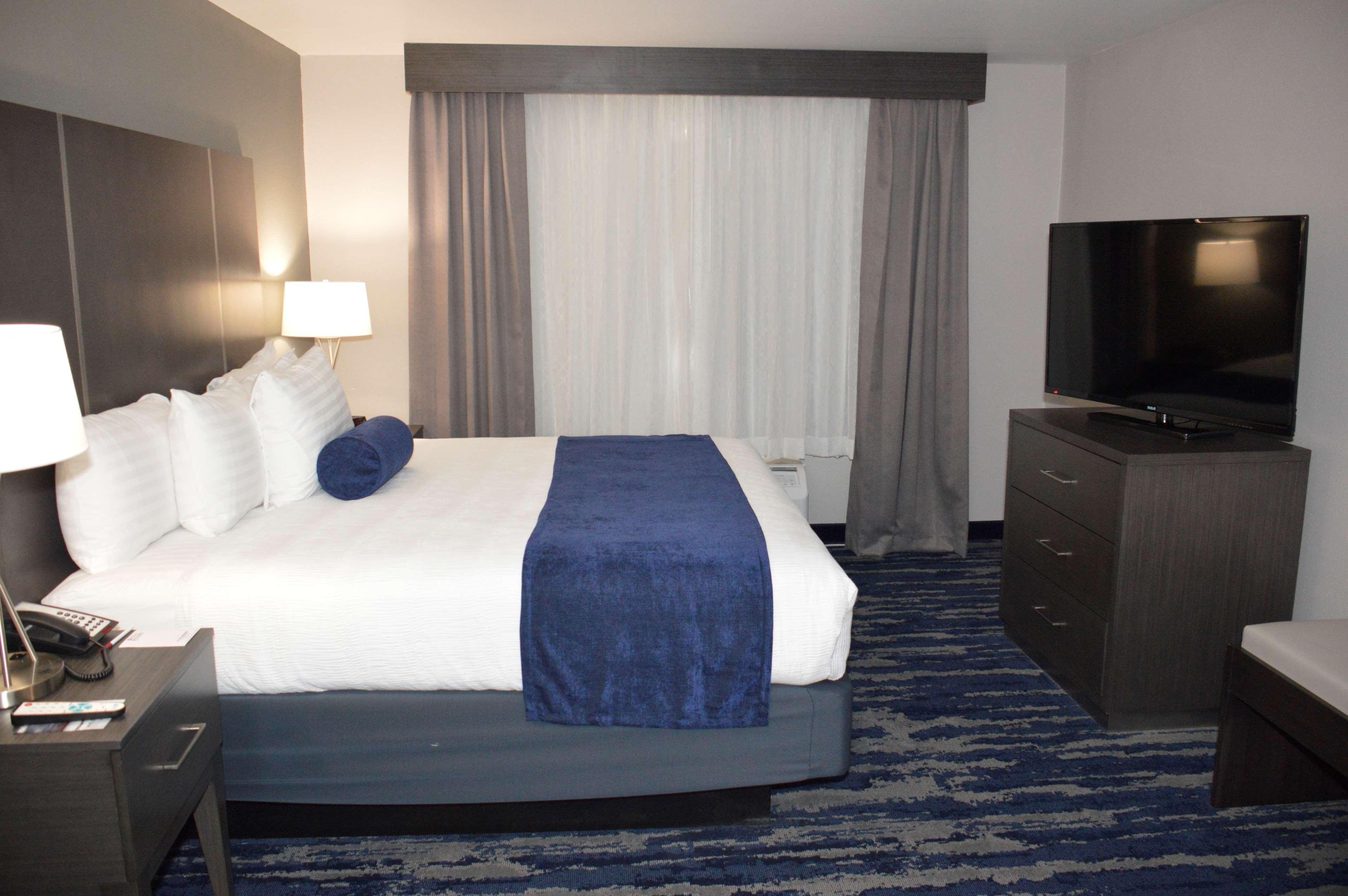 Best Western Plus Rama Inn & Suites 라그란데 외부 사진