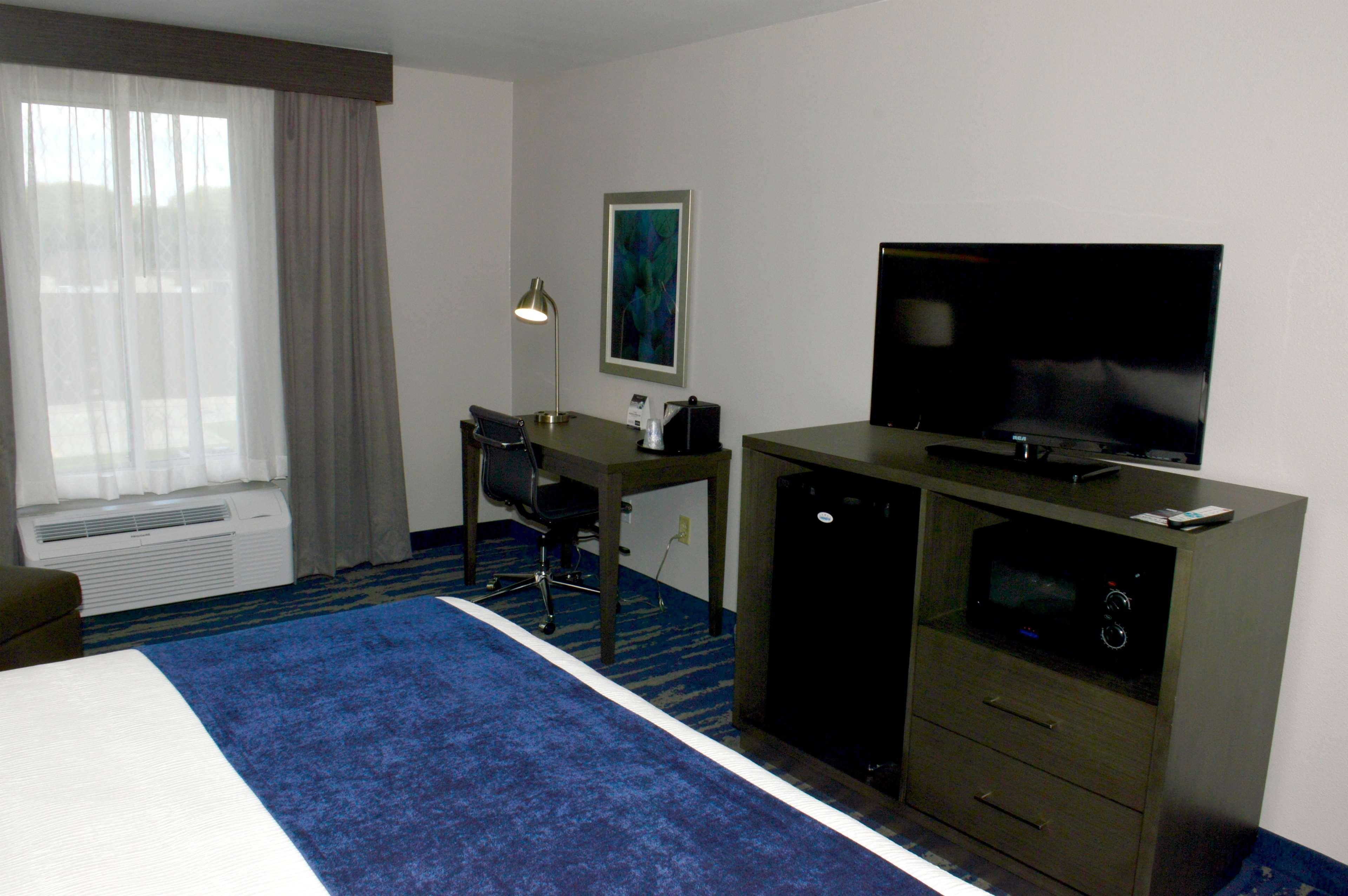 Best Western Plus Rama Inn & Suites 라그란데 외부 사진