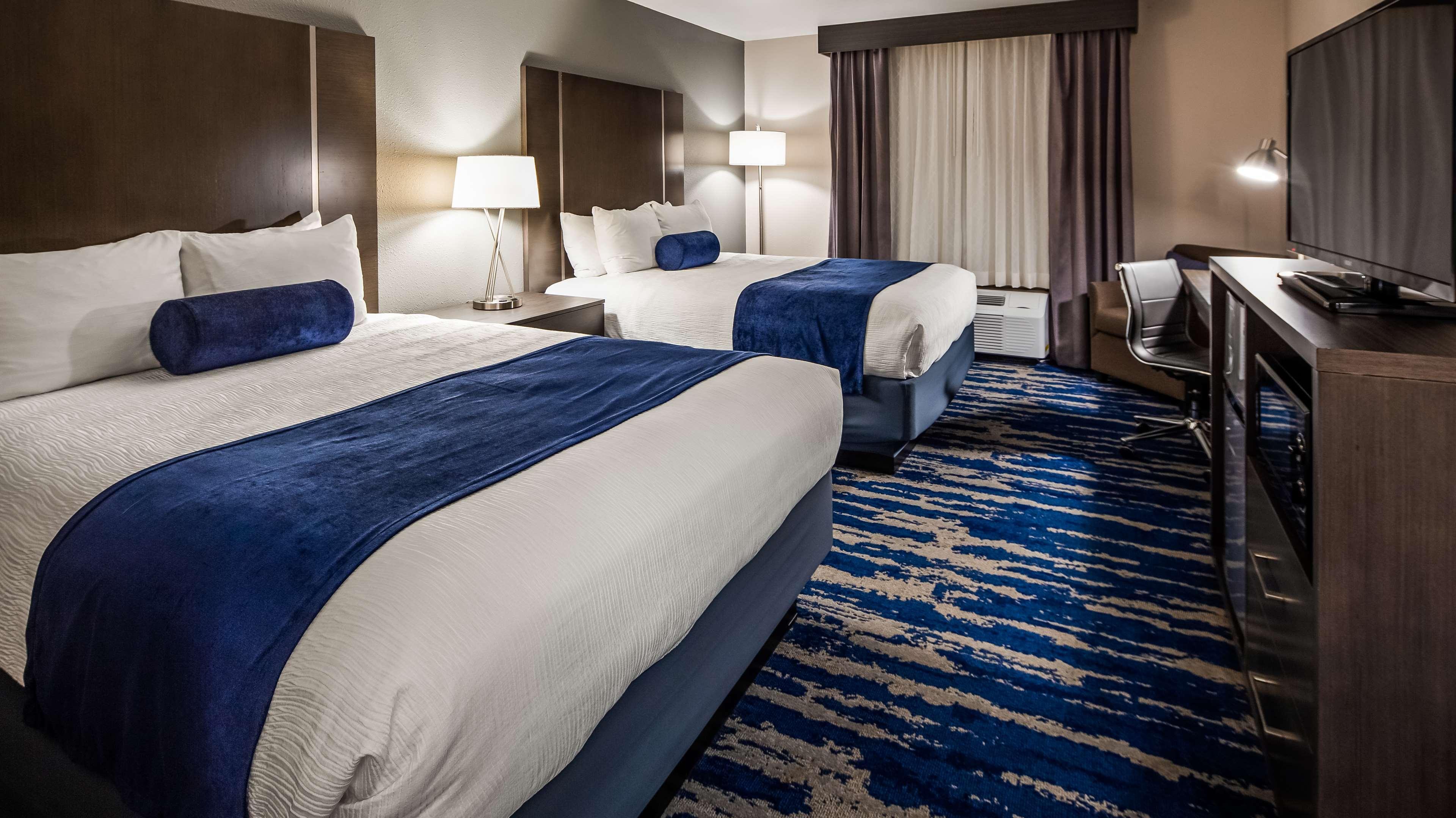 Best Western Plus Rama Inn & Suites 라그란데 외부 사진