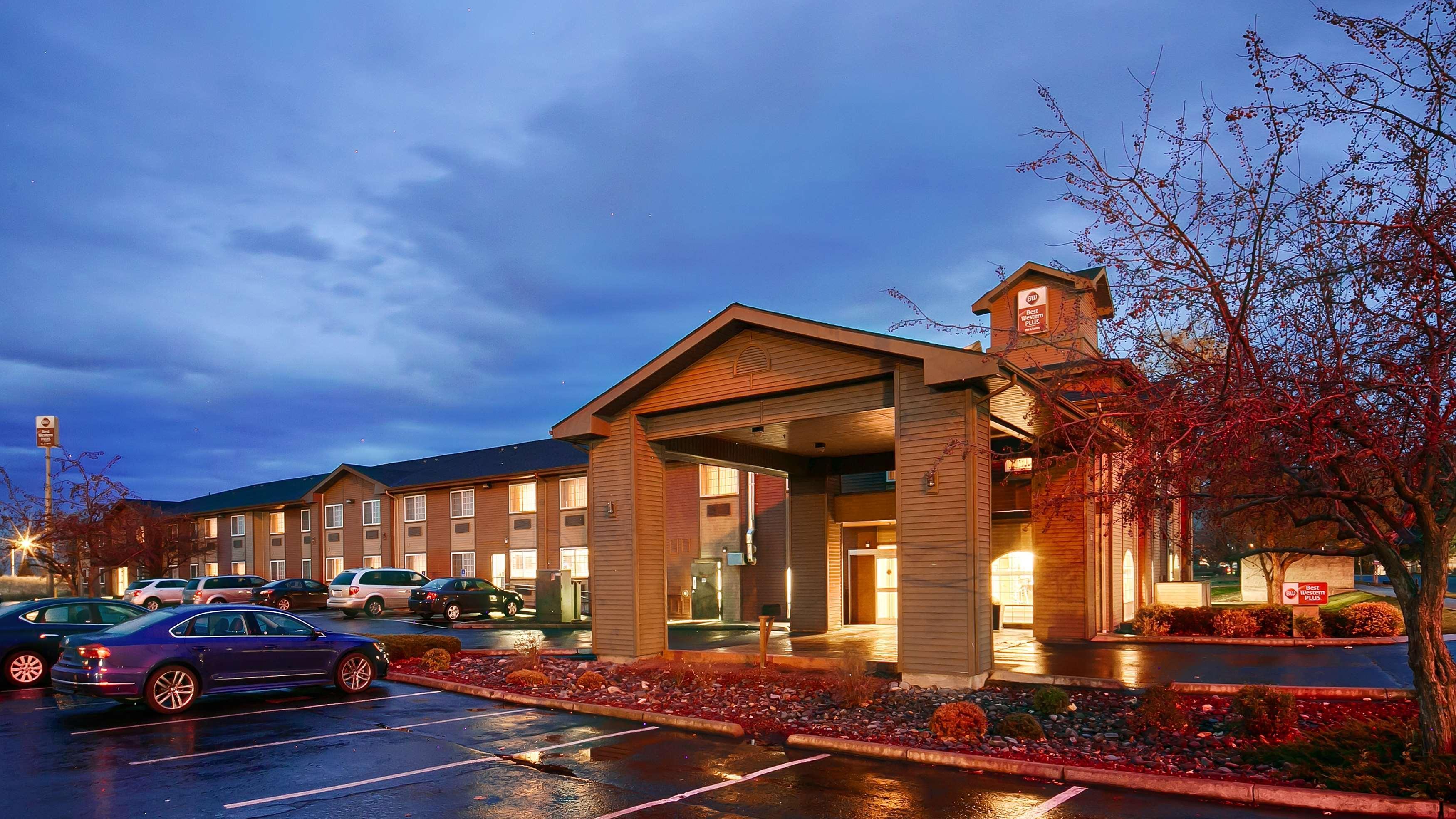 Best Western Plus Rama Inn & Suites 라그란데 외부 사진