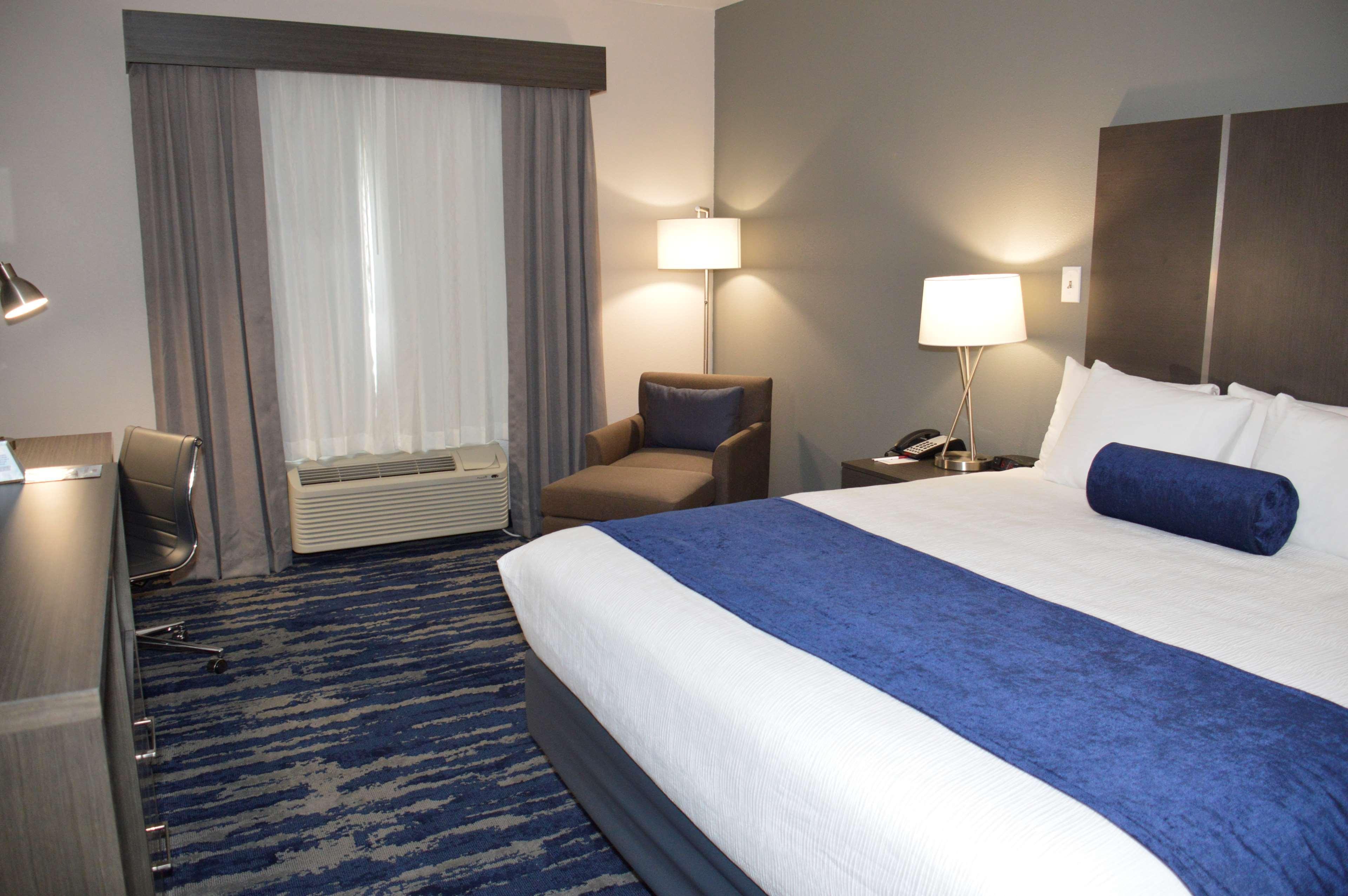 Best Western Plus Rama Inn & Suites 라그란데 외부 사진