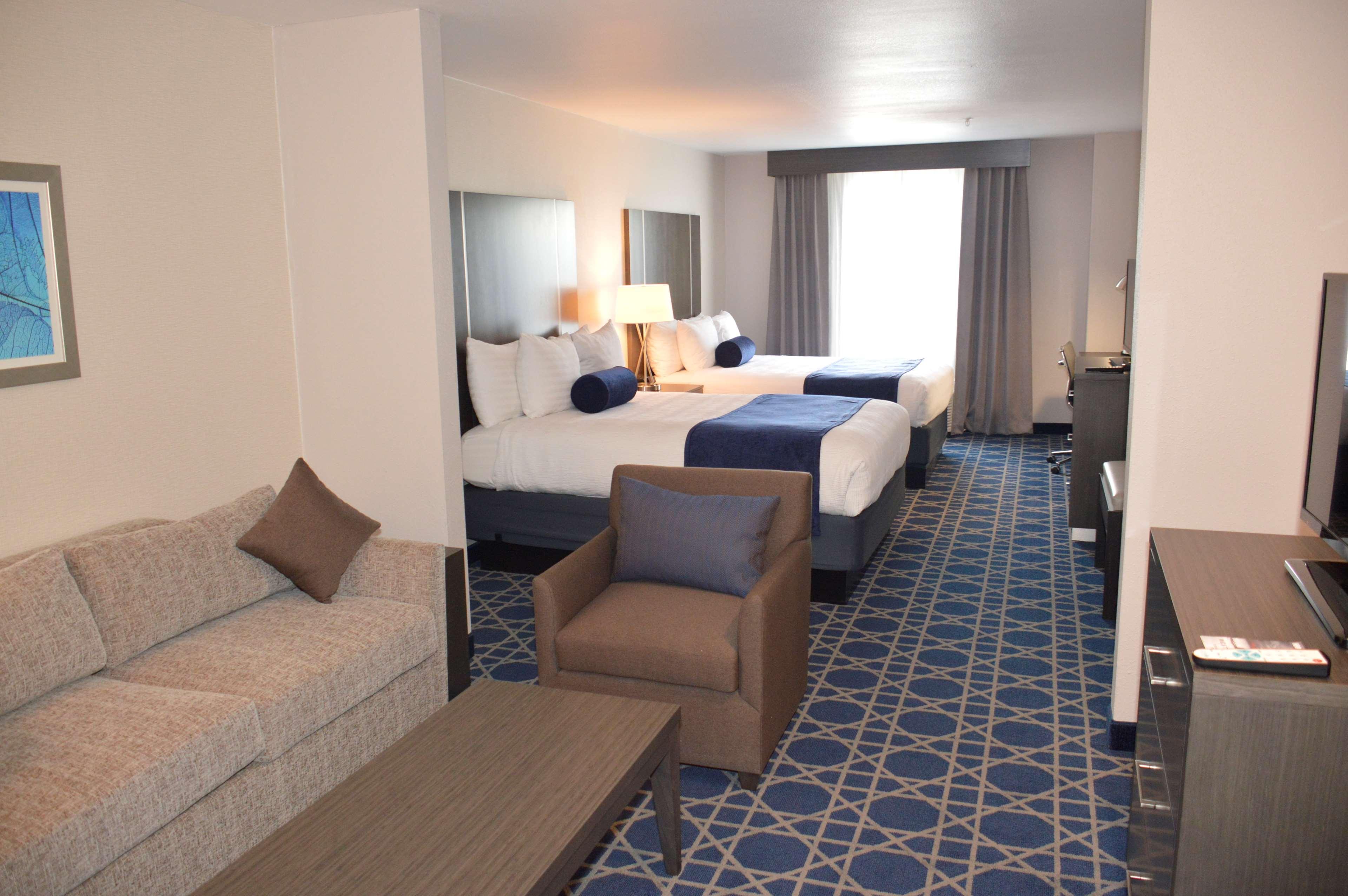 Best Western Plus Rama Inn & Suites 라그란데 외부 사진