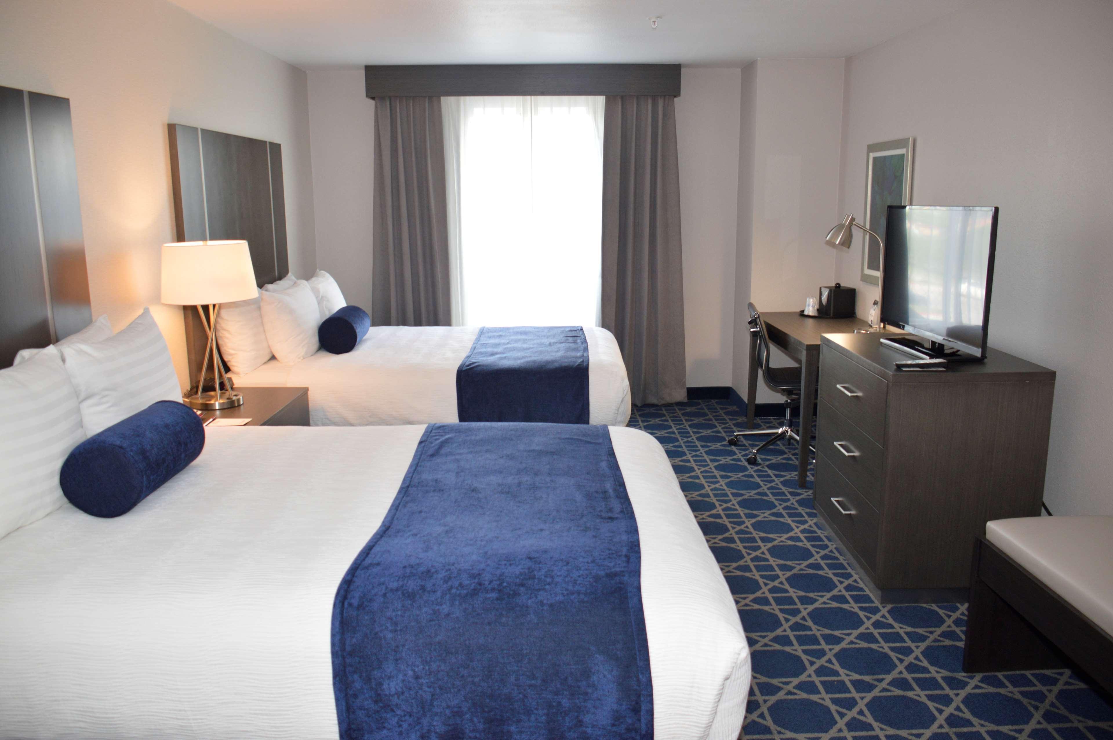 Best Western Plus Rama Inn & Suites 라그란데 외부 사진