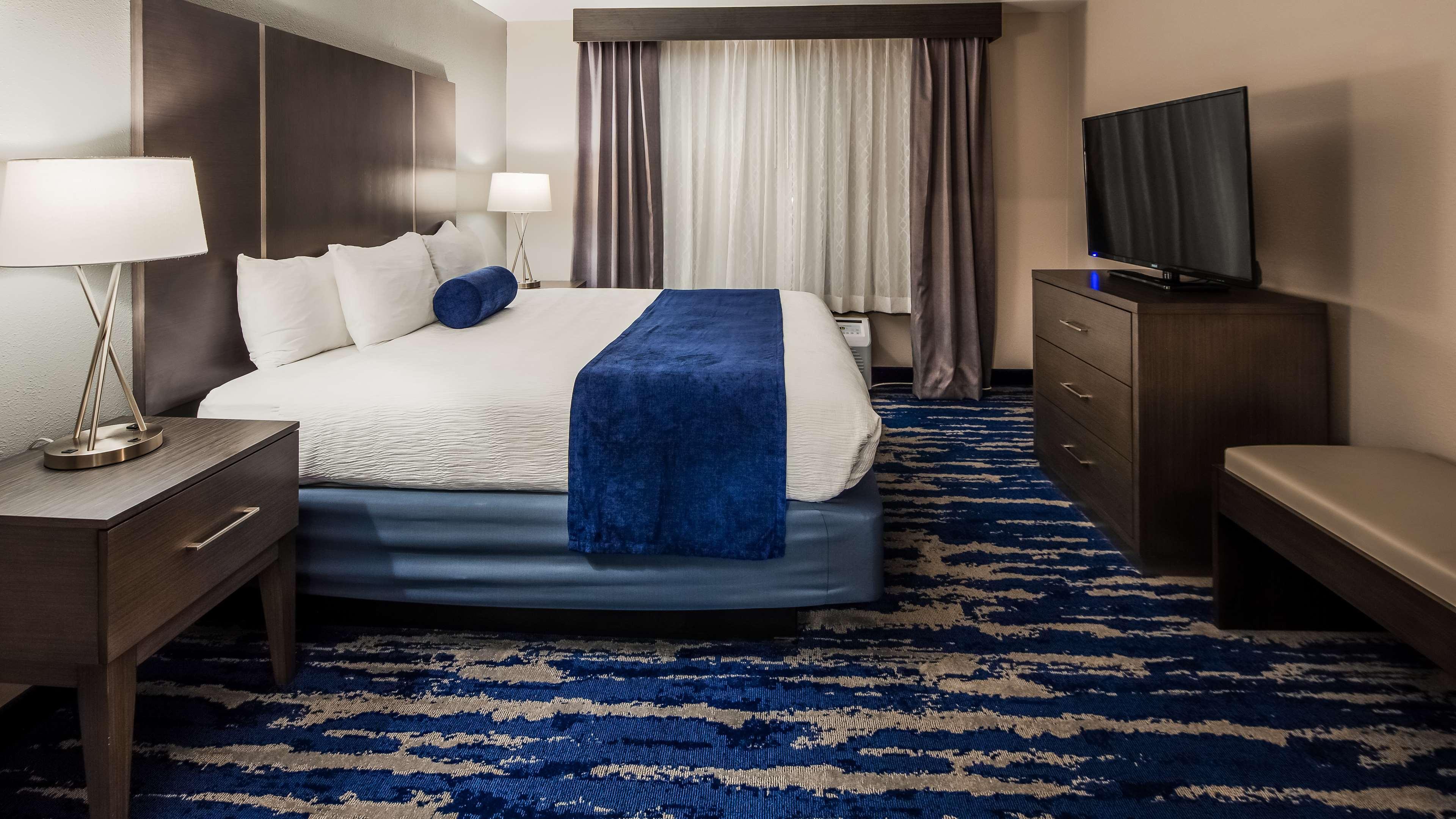 Best Western Plus Rama Inn & Suites 라그란데 외부 사진