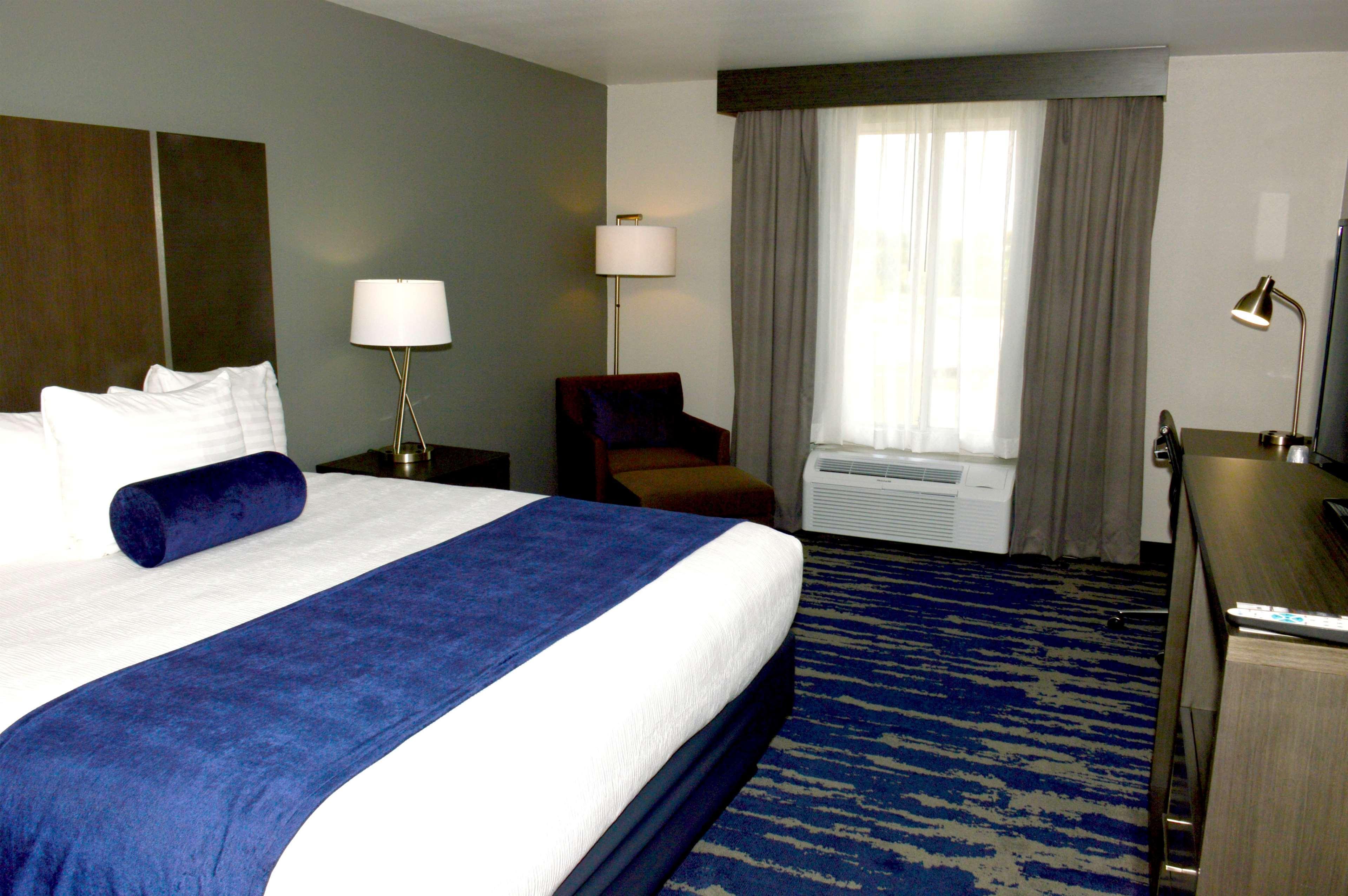 Best Western Plus Rama Inn & Suites 라그란데 외부 사진