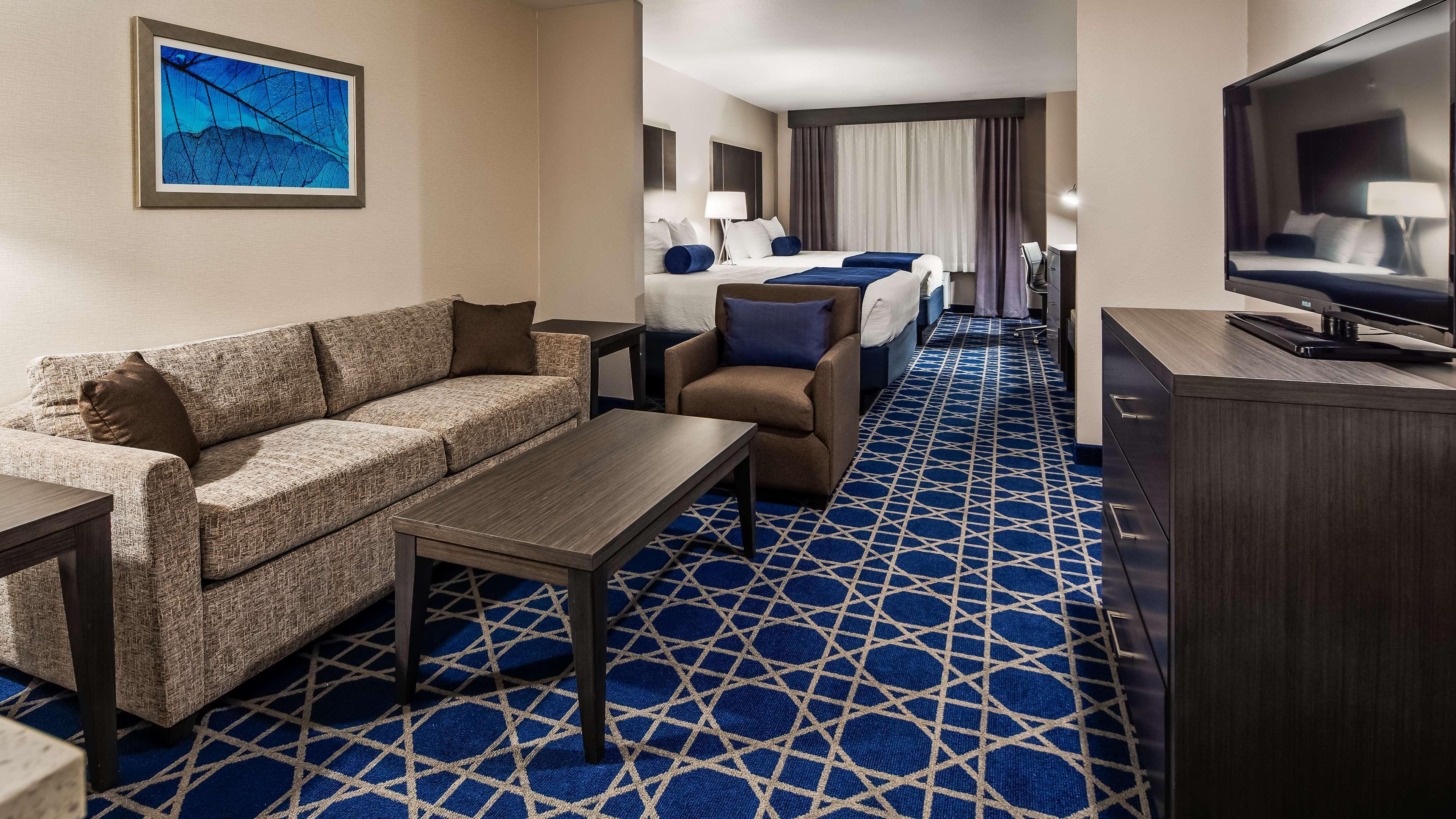 Best Western Plus Rama Inn & Suites 라그란데 외부 사진