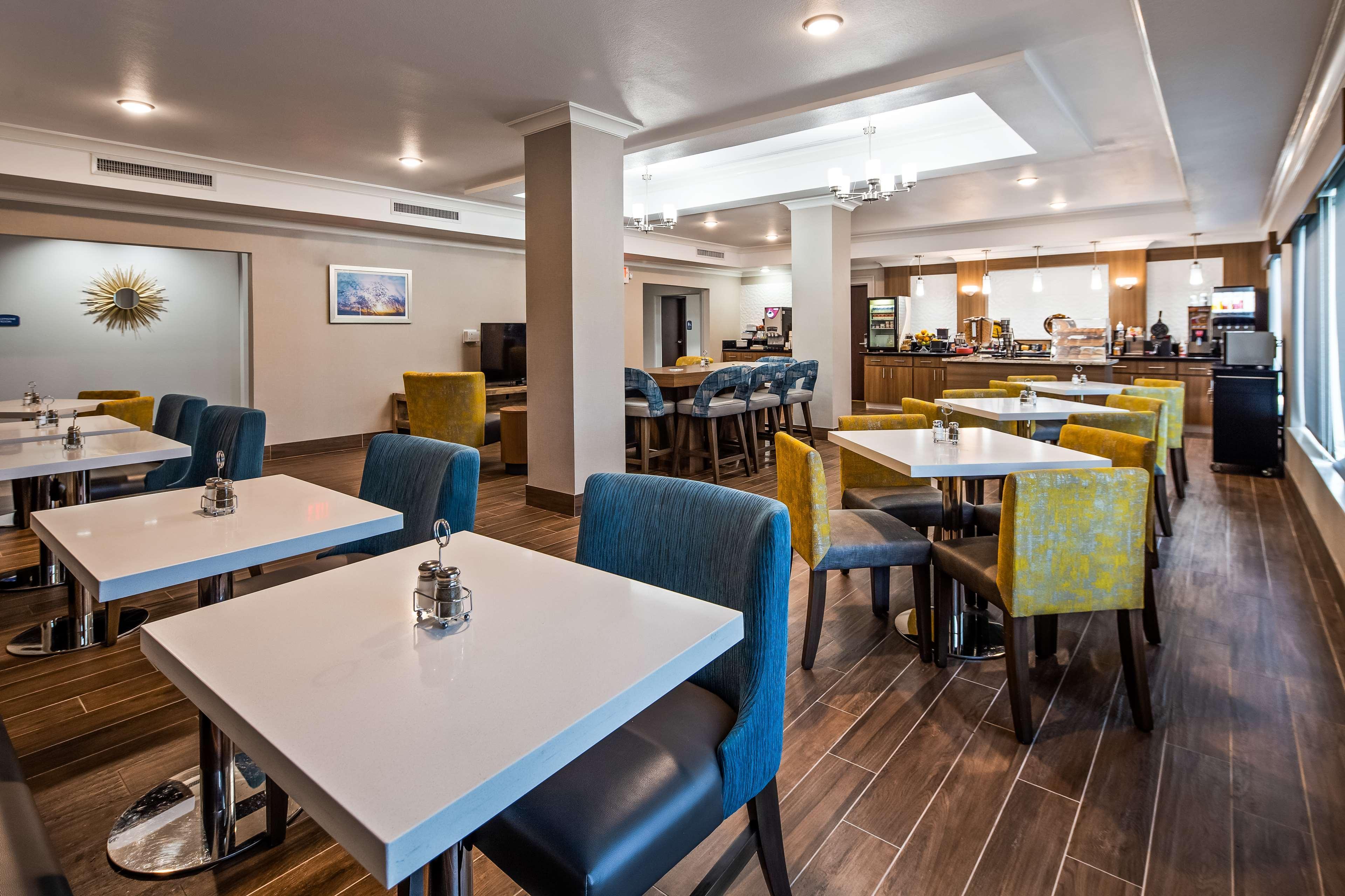 Best Western Plus Rama Inn & Suites 라그란데 외부 사진